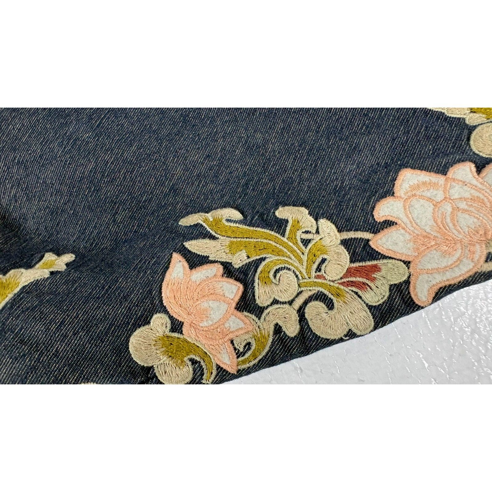 Under The Canopy Jeans Bell Bottoms Vintage Floral Embroidered Flare Size 4 — image 7 of 8